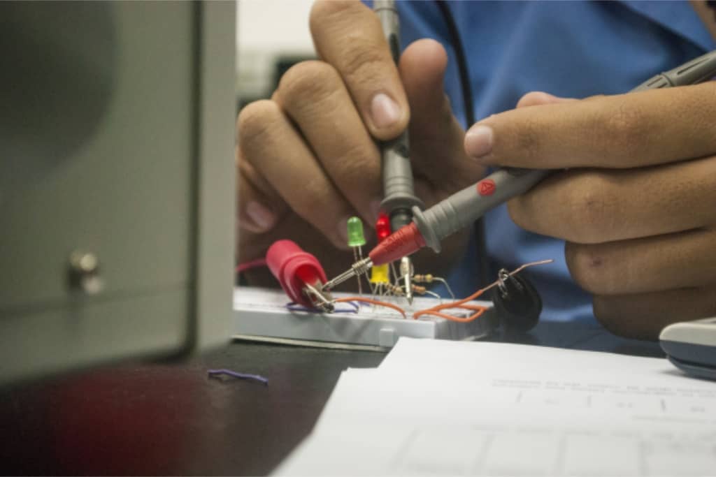 Insulation Tester Digital vs Analog: Perbandingan Lengkap